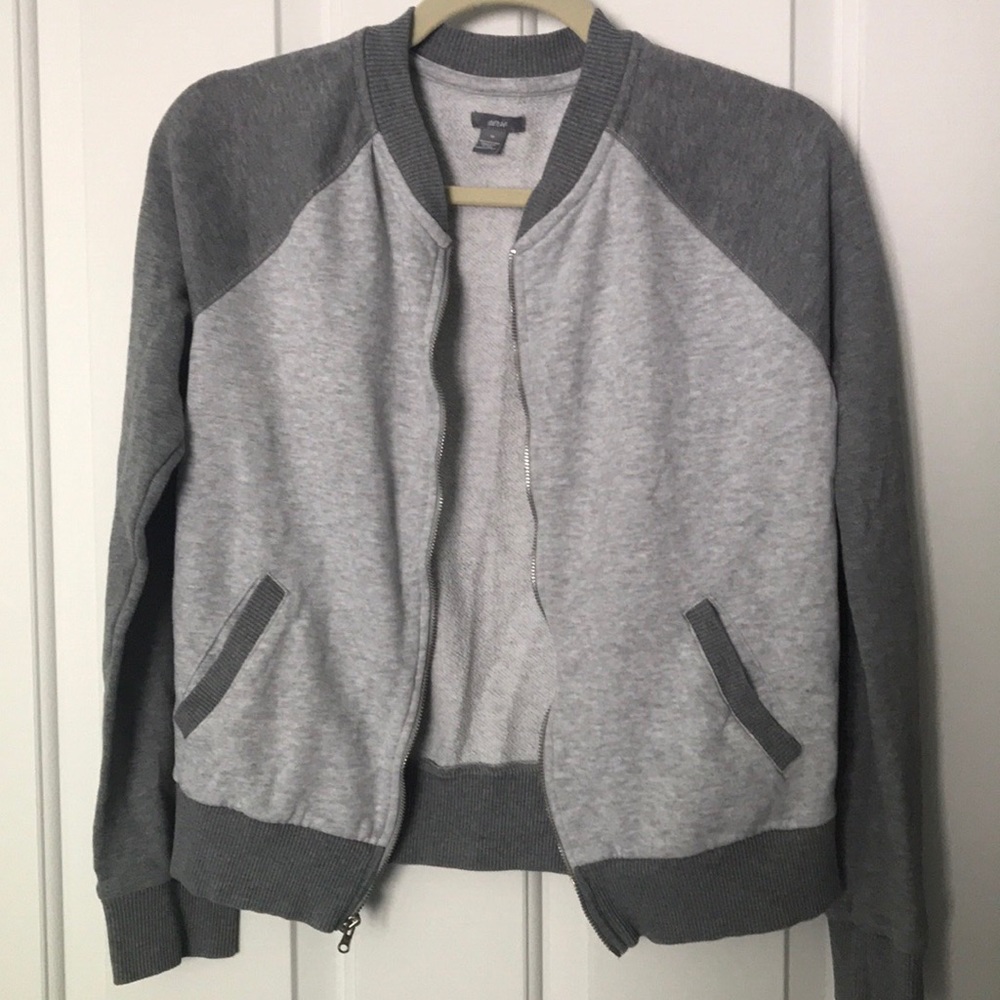 Gray jacket - Picture 2 of 2